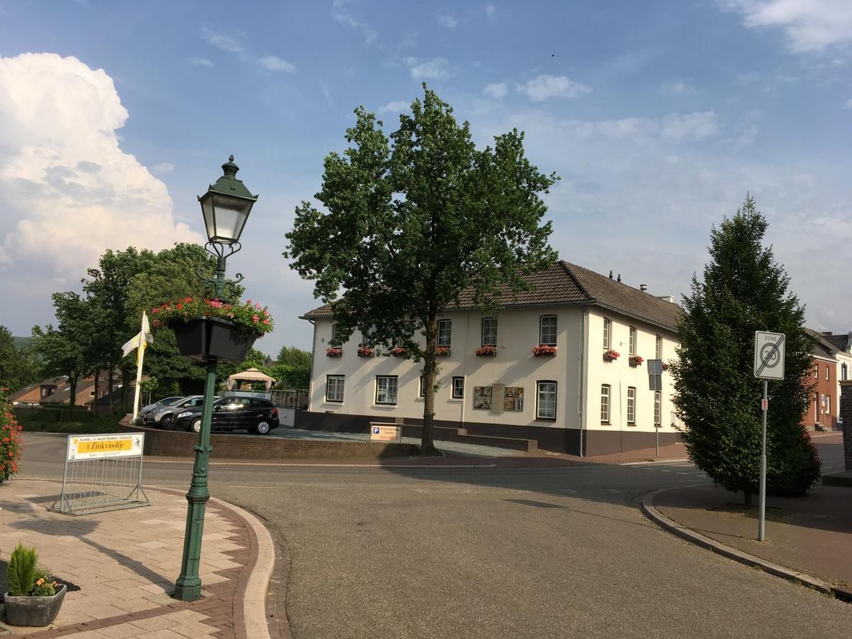 Aparthotel Ons Епен Екстериор снимка