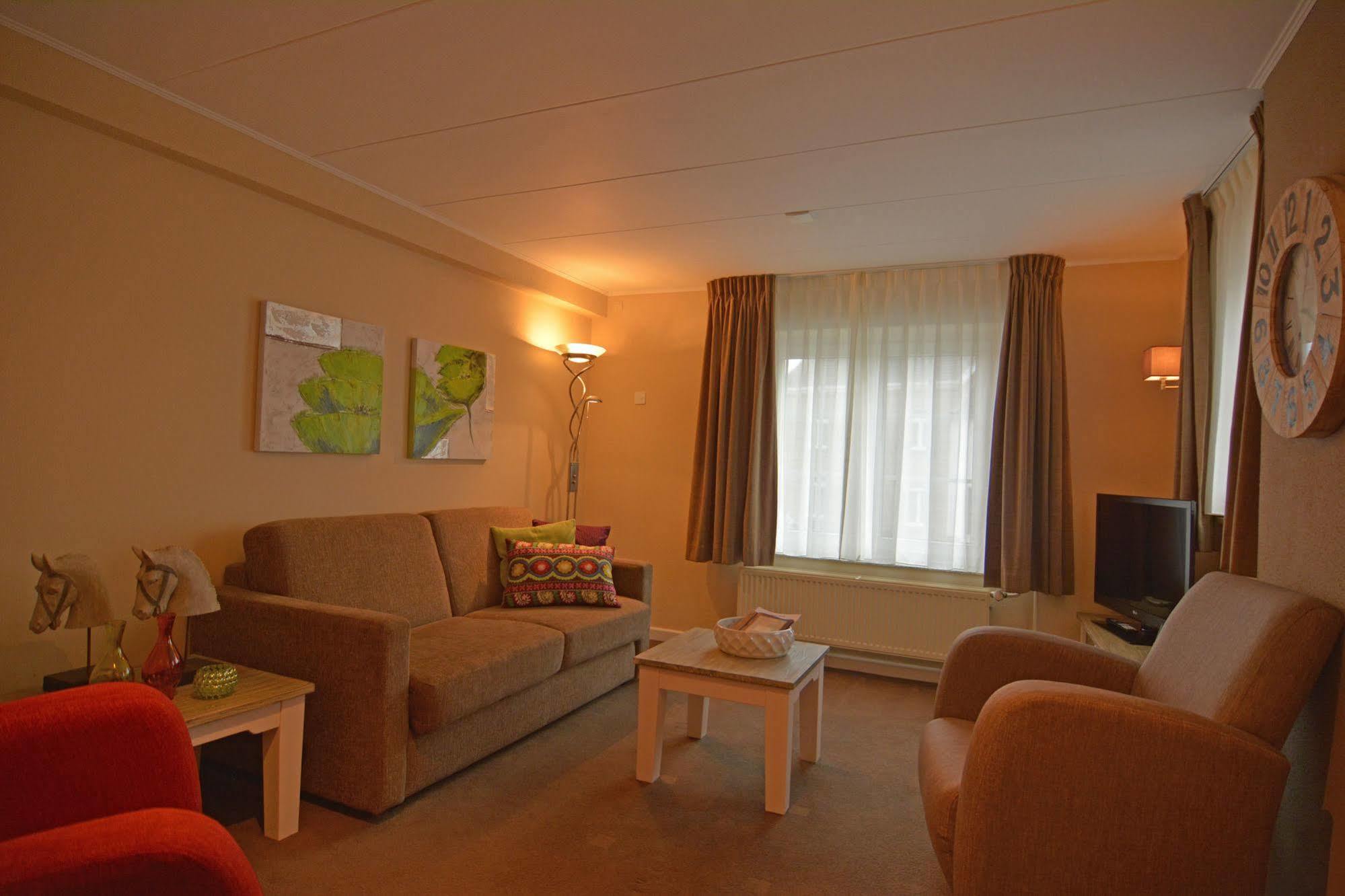 Aparthotel Ons Епен Екстериор снимка