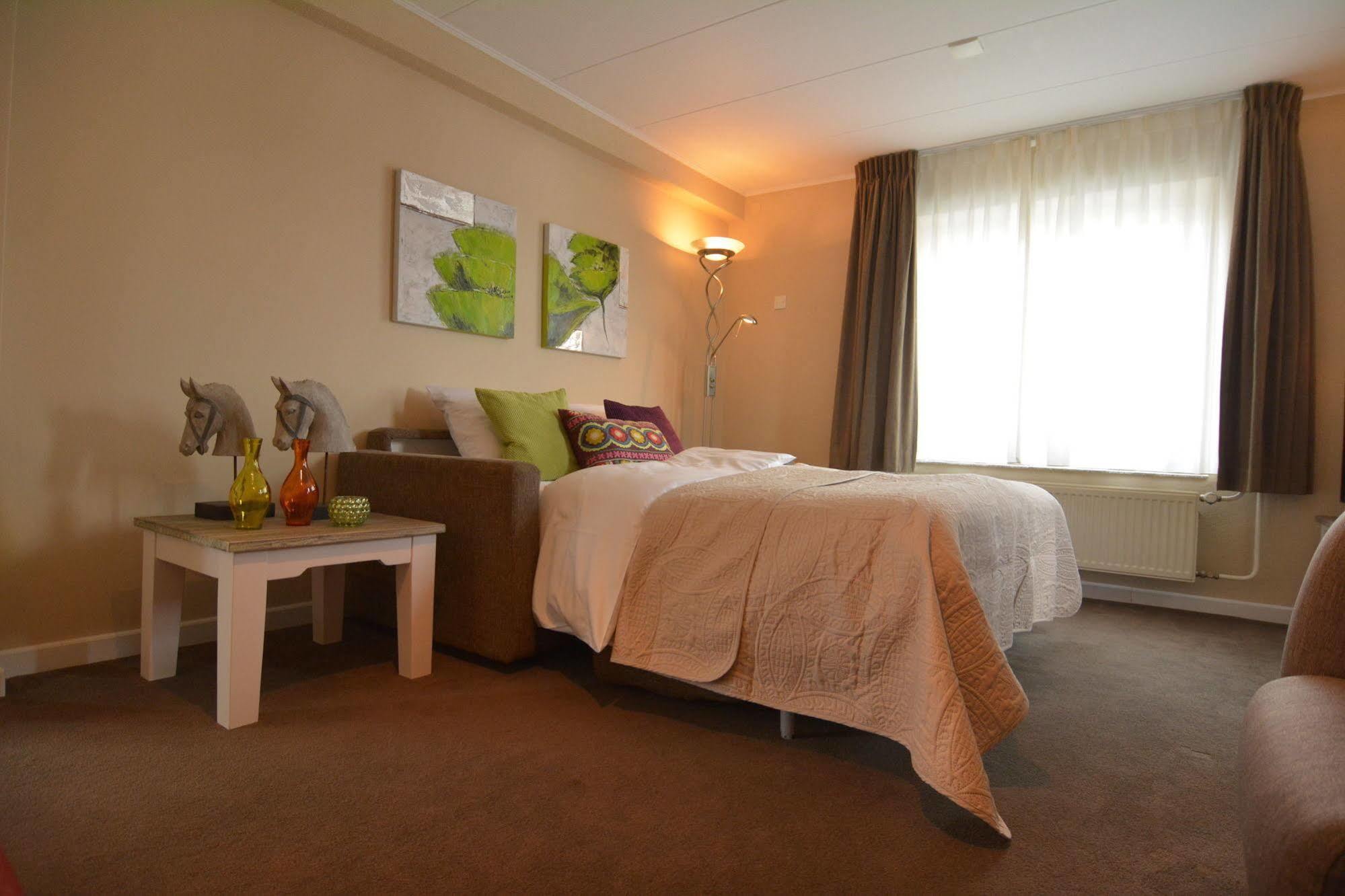 Aparthotel Ons Епен Екстериор снимка
