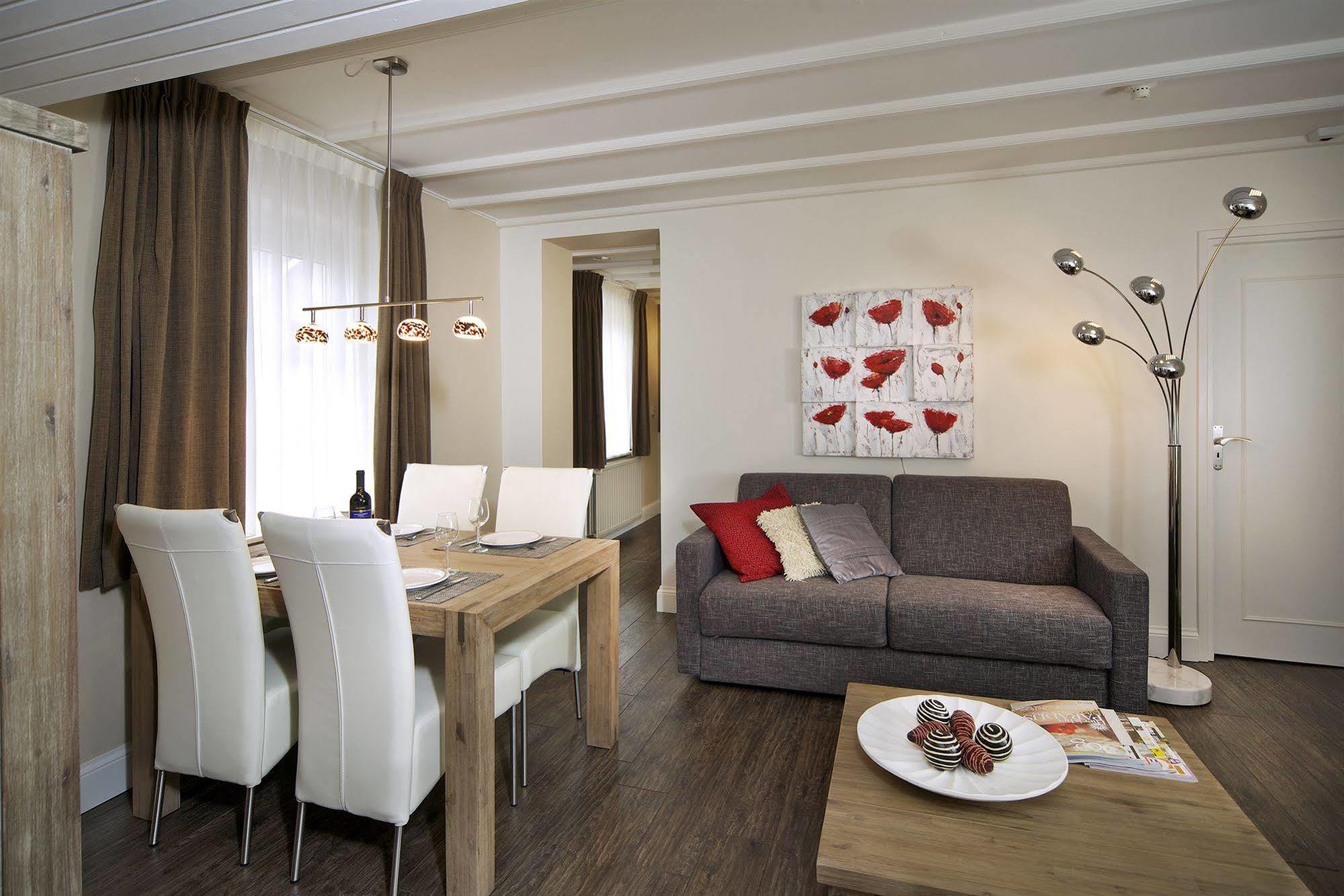 Aparthotel Ons Епен Екстериор снимка