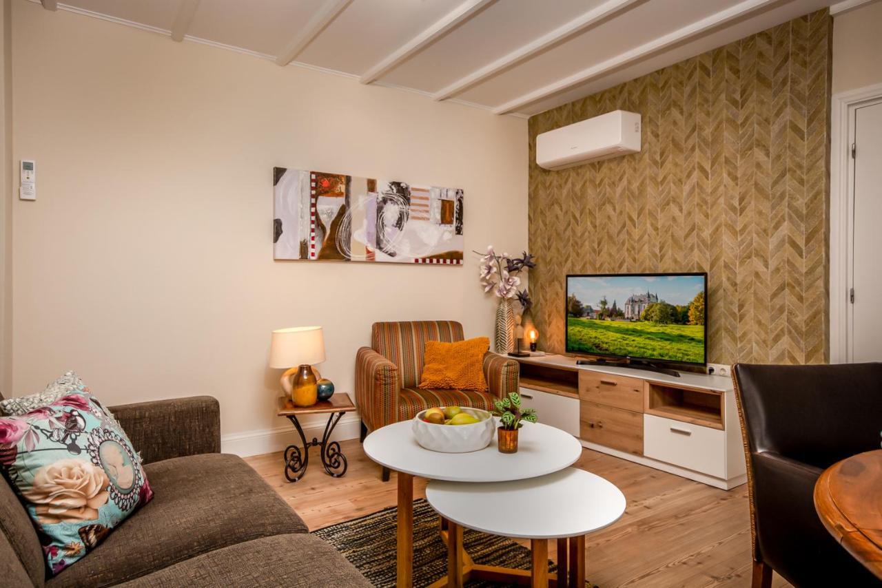 Aparthotel Ons Епен Екстериор снимка
