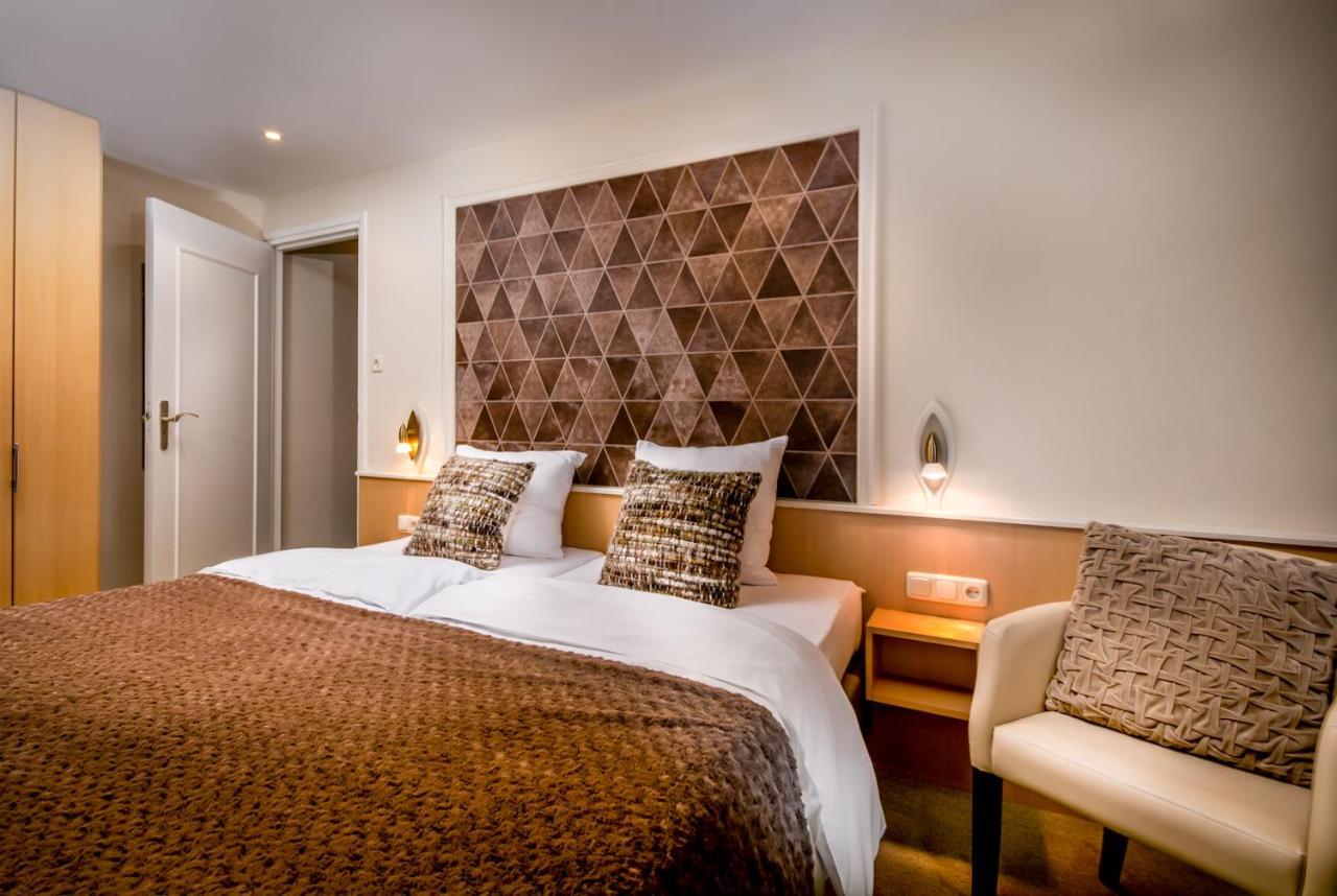 Aparthotel Ons Епен Екстериор снимка